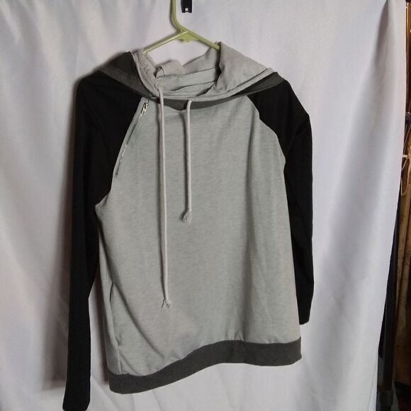 Hoodie    - Picture 1 of 9